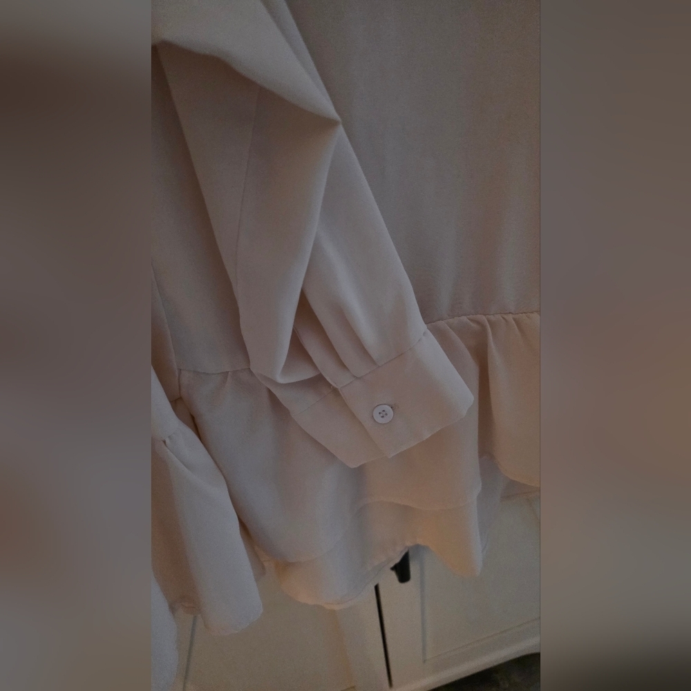 SHEIN Cream Layered Women's Top - Picture 3 of 4